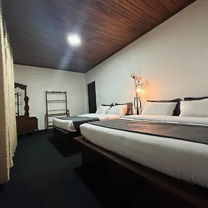 The Shrewsbury Bungalow , Nuwara Eliya Sri Lanka